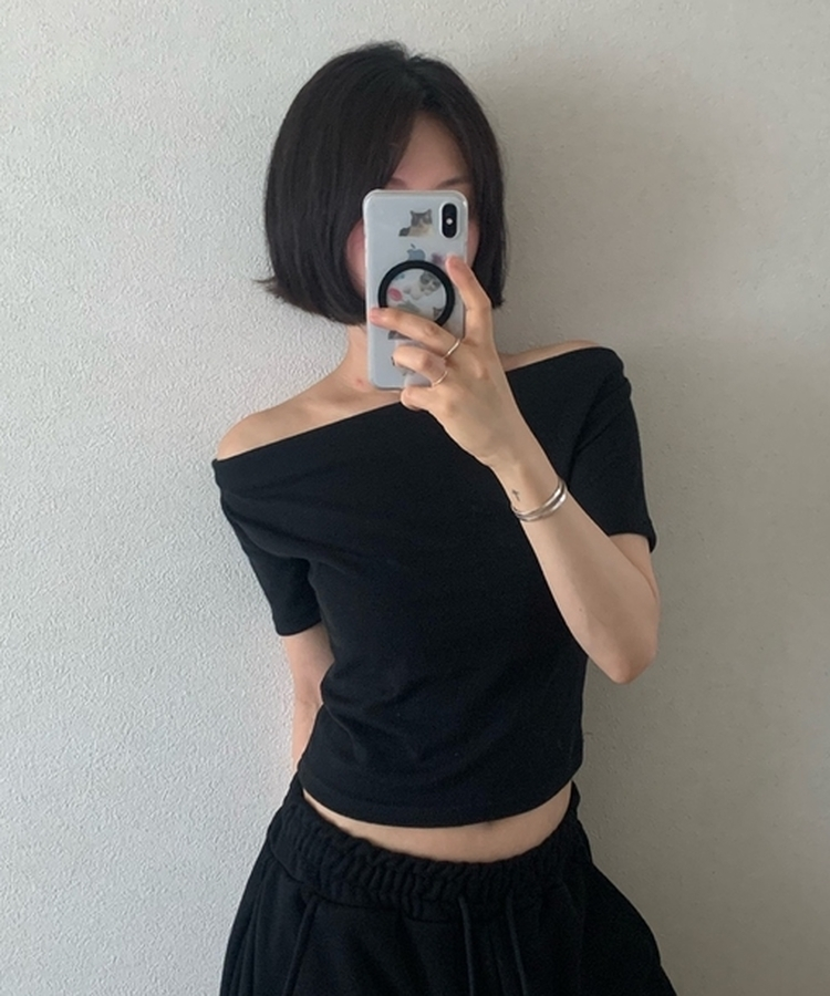 クロップドドレープオフショル半袖Tシャツ BLACK