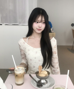 잔꽃 레이스 7부 티셔츠