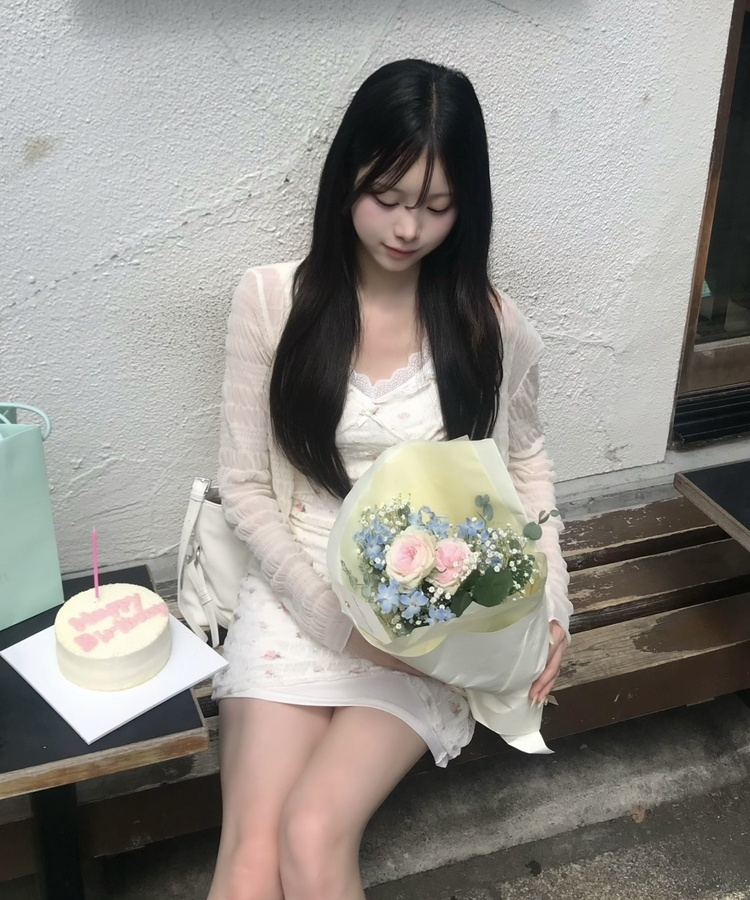 진주 버튼 시스루 셔링 가디건 아이보리