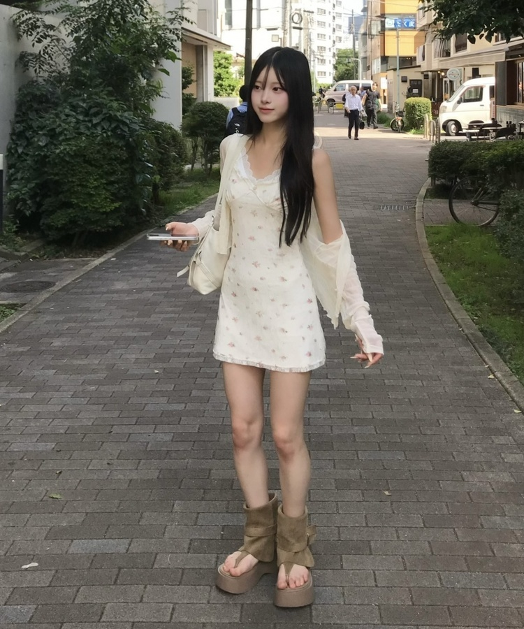 진주 버튼 시스루 셔링 가디건 아이보리