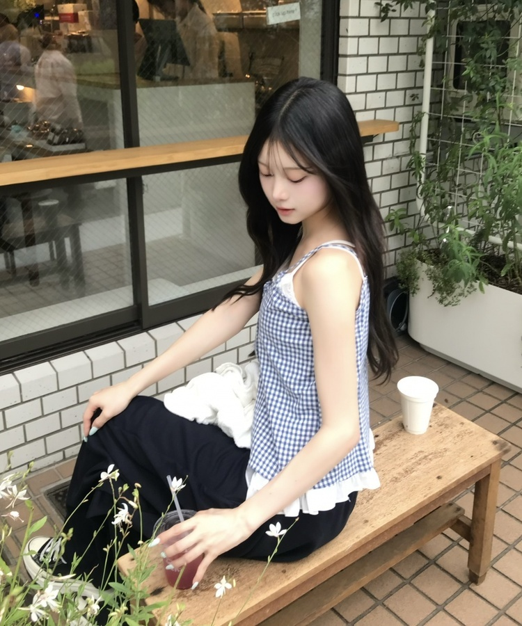 체크 프릴 레이어드 나시 블라우스 아쿠아블루