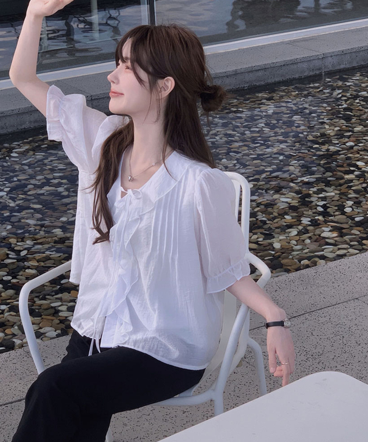 사랑스러움을 블라우스로 만든다면멜로아 셔링 퍼프 반팔 썸머 루즈핏 리본 블라우스 아이보리