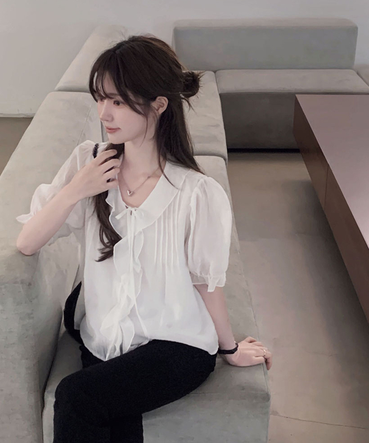 사랑스러움을 블라우스로 만든다면멜로아 셔링 퍼프 반팔 썸머 루즈핏 리본 블라우스 아이보리