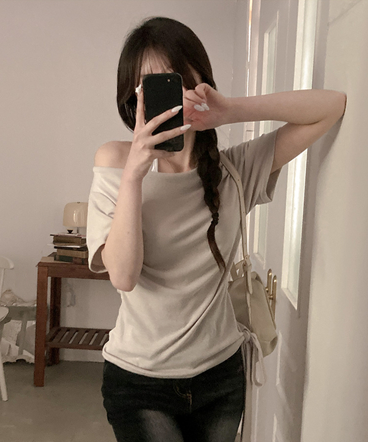 다이아 홀터 레이어드 배색 매듭 드레이프 반팔 티셔츠 베이지