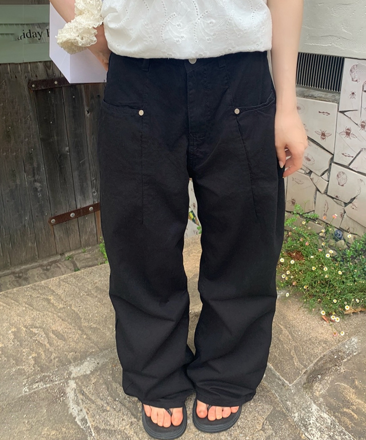 リベットピンタックセミワイドパンツ BLACK