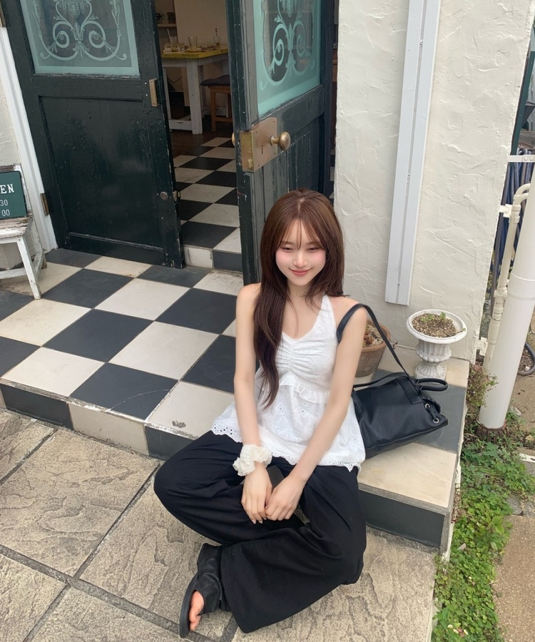 リベットピンタックセミワイドパンツ BLACK