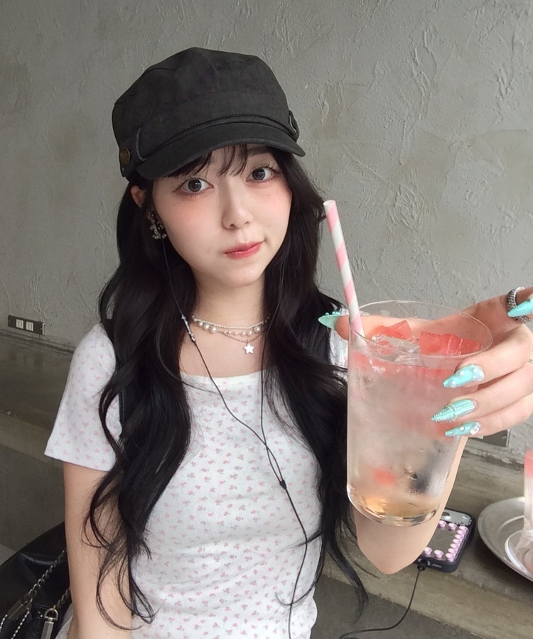 ミニフラワースリムフィットTシャツ IVORY
