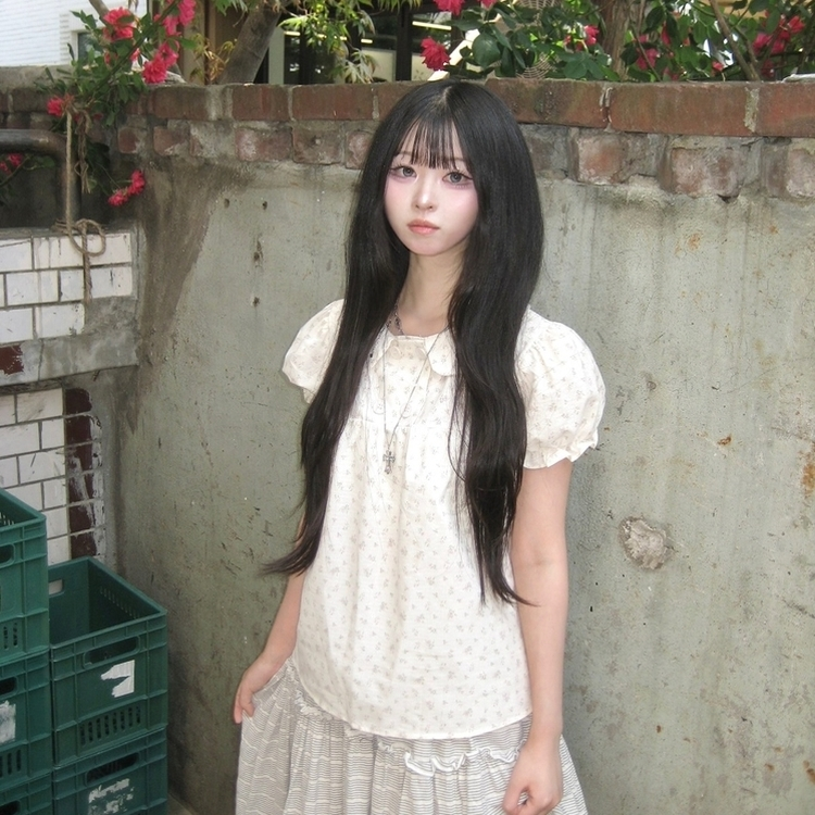 4버튼 더블버튼 둥근카라 반팔 퍼프 블라우스 모리걸 빈티지 잔꽃 러블리 오버핏 프리사이 베이지