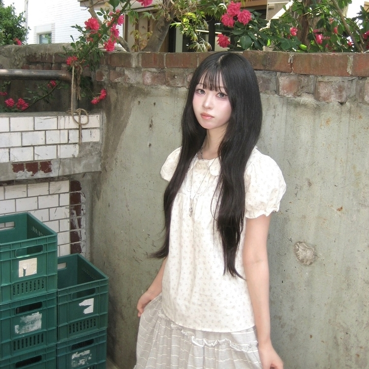 4버튼 더블버튼 둥근카라 반팔 퍼프 블라우스 모리걸 빈티지 잔꽃 러블리 오버핏 프리사이 베이지
