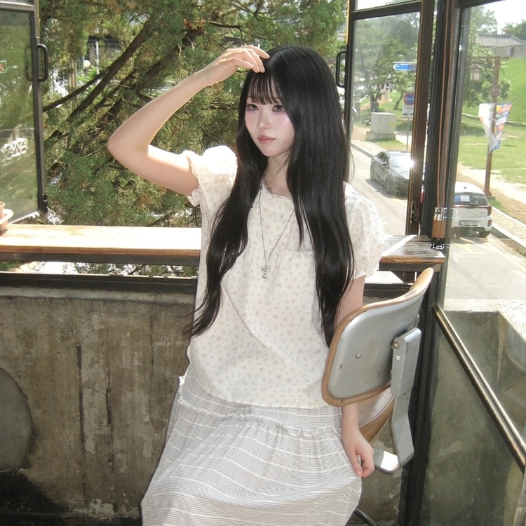 4버튼 더블버튼 둥근카라 반팔 퍼프 블라우스 모리걸 빈티지 잔꽃 러블리 오버핏 프리사이 베이지