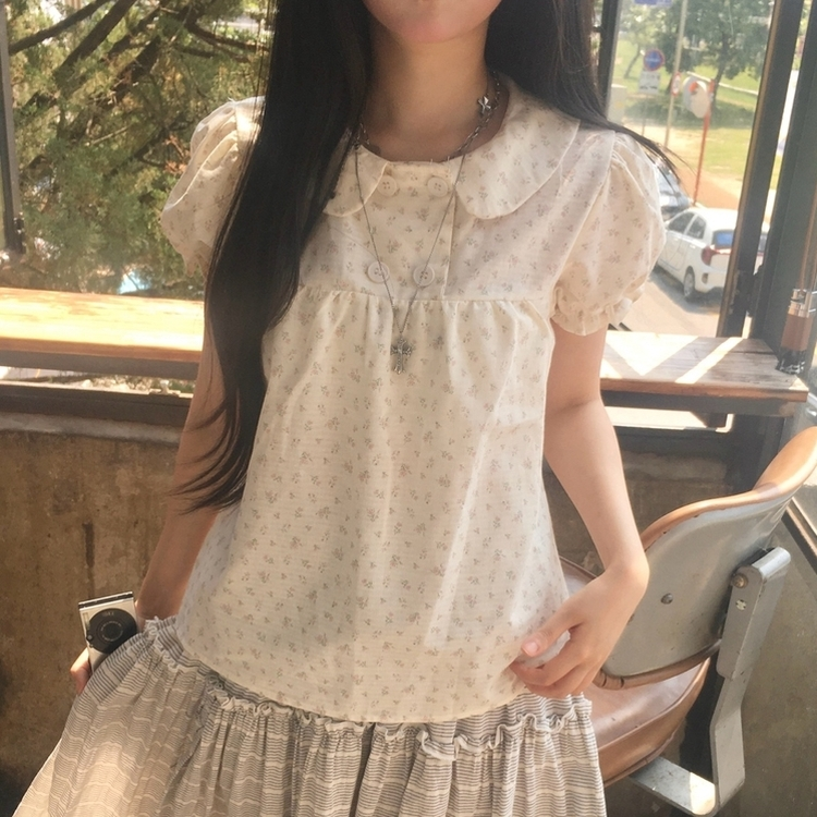 4버튼 더블버튼 둥근카라 반팔 퍼프 블라우스 모리걸 빈티지 잔꽃 러블리 오버핏 프리사이 베이지