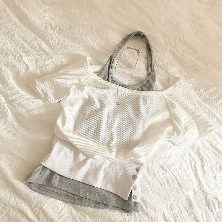 スリムホルターネックオフショル半袖Tシャツ