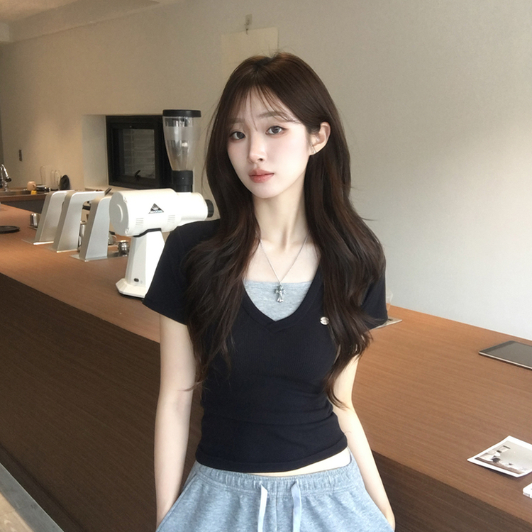 레이어드 효과 무지 브이넥 여름 반팔 티셔츠 팬던트 슬림핏 반팔티 데일리 골지 반팔티 배색 와펜 일체형 상의 3color 블랙