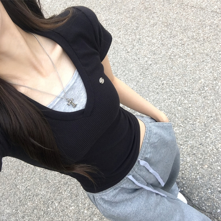 레이어드 효과 무지 브이넥 여름 반팔 티셔츠 팬던트 슬림핏 반팔티 데일리 골지 반팔티 배색 와펜 일체형 상의 3color 블랙