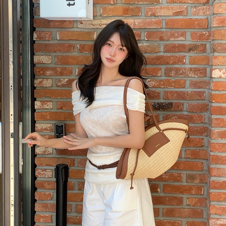 【birdiechanページ】シャーリングオフショルトップス2026SS シャーリングオフショルダートップス｜ニット｜韓国ファッション通販 SONA