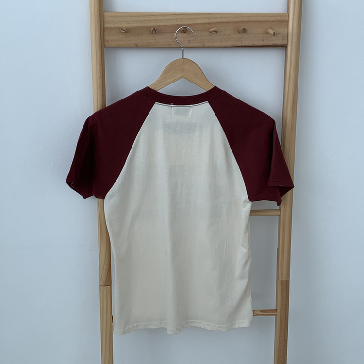 ラグランデザインプリントセミクロップTシャツ
