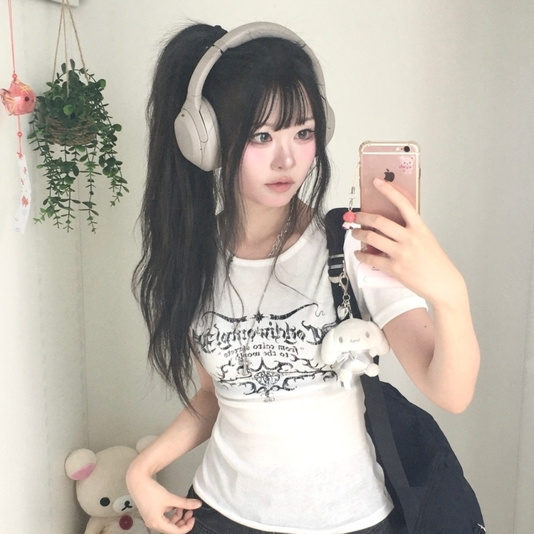 공겜여주st 펑크 유니크 빈티지 레터링 옆셔링 반팔티셔츠 아이보리
