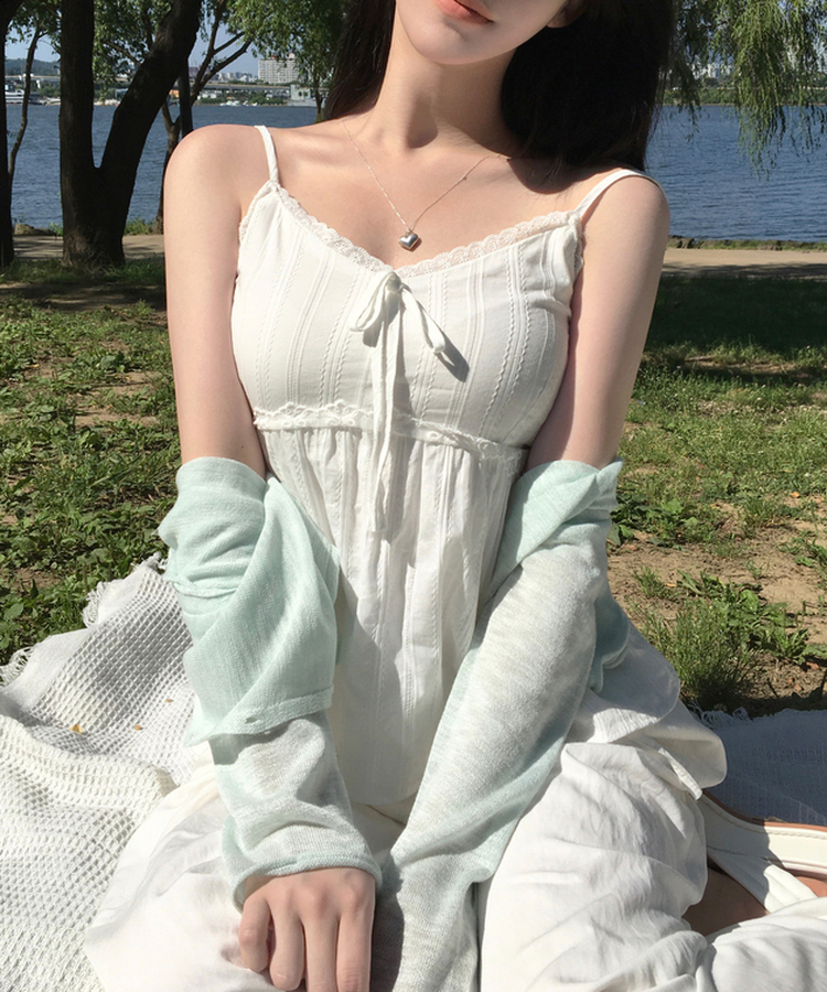 헨리 레이스 리본 나시 블라우스 스모크밴딩 끈 뷔스티에 여리여리 데이트룩 레이어드 여름나시여름블라우스썸머룩호캉스룩 화이트