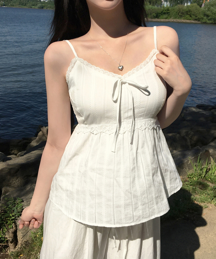 헨리 레이스 리본 나시 블라우스 스모크밴딩 끈 뷔스티에 여리여리 데이트룩 레이어드 여름나시여름블라우스썸머룩호캉스룩 화이트