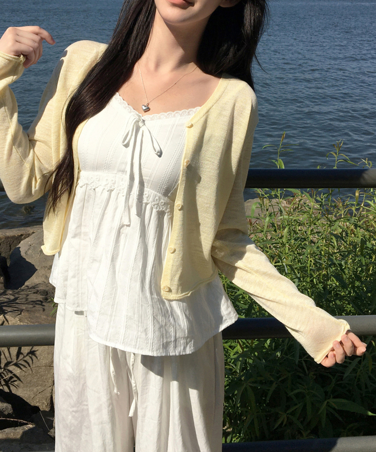 헨리 레이스 리본 나시 블라우스 스모크밴딩 끈 뷔스티에 여리여리 데이트룩 레이어드 여름나시여름블라우스썸머룩호캉스룩 화이트