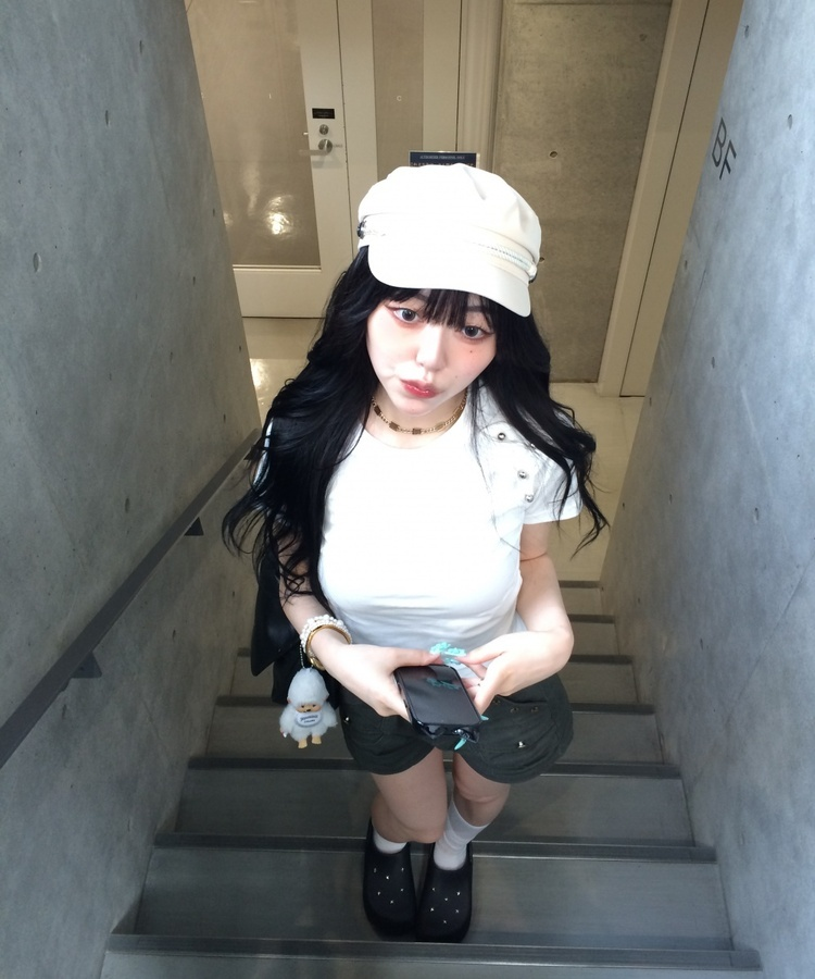 メタルボタンショルダーシャーリングTシャツ IVORY