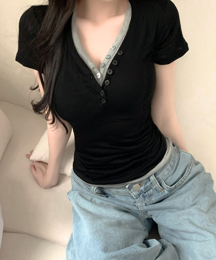 ディープVネックボタンキャップスリーブTシャツ BLACK