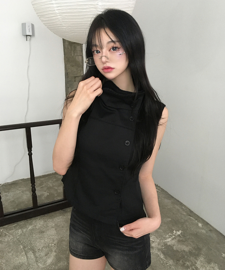 スリムハイネックボタンノースリーブジャケット BLACK
