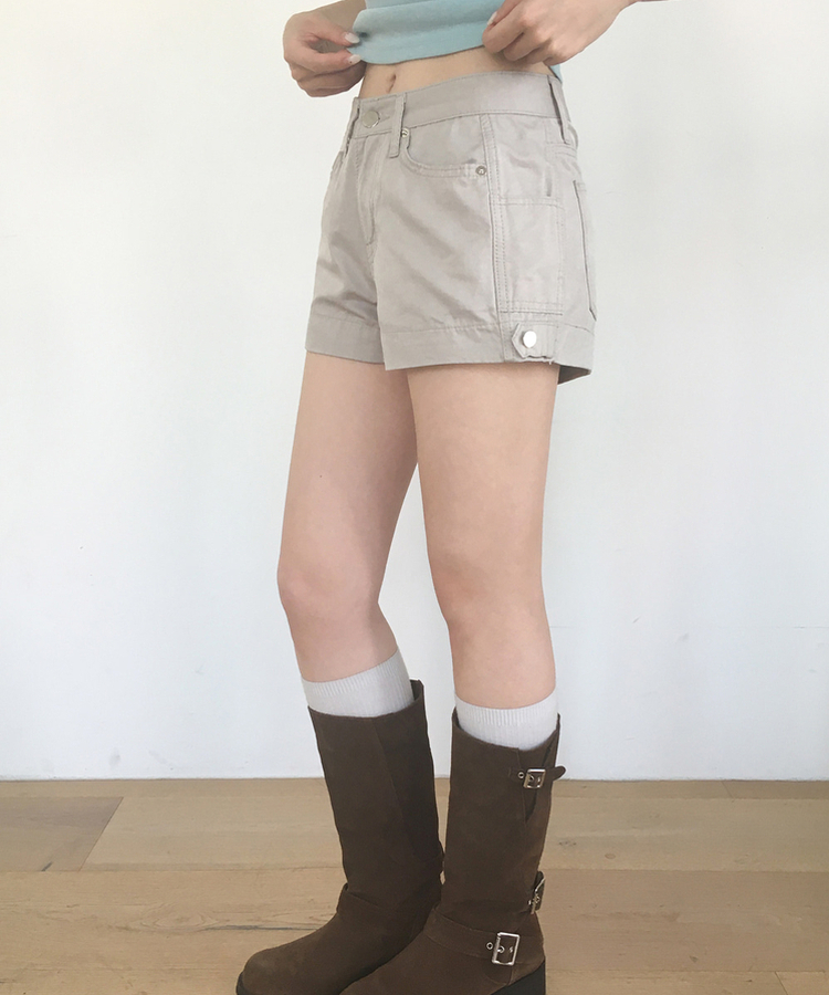 サイドストラップスリムショートパンツ BEIGE