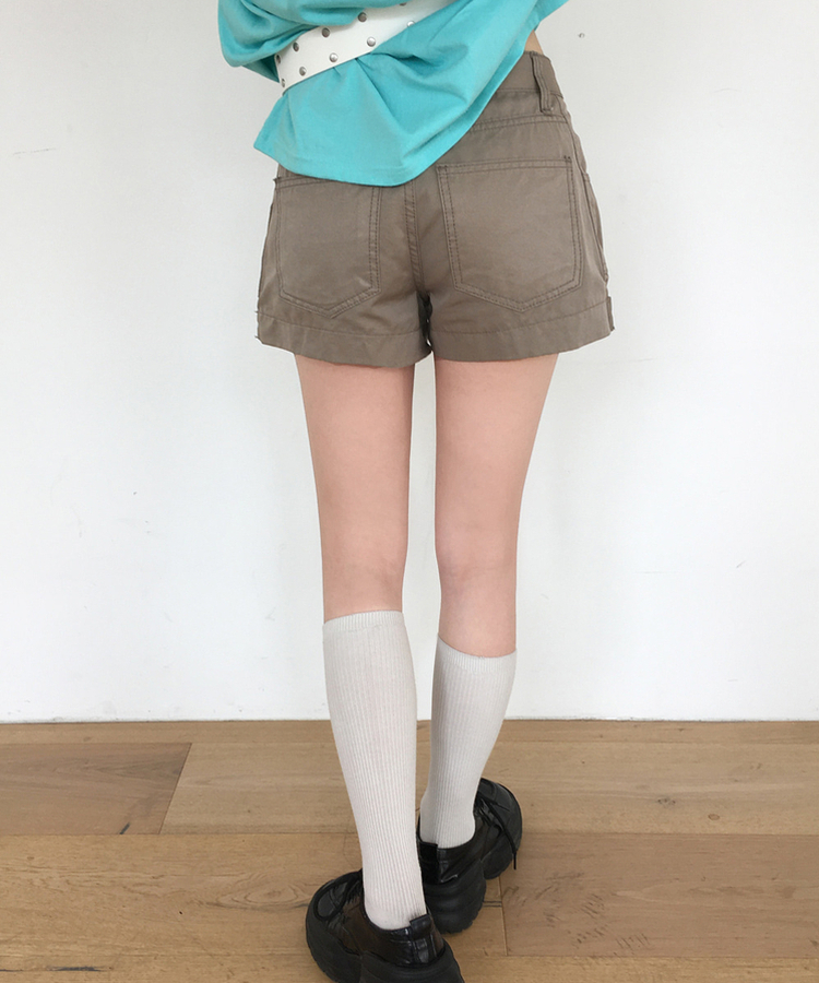 サイドストラップスリムショートパンツ BROWN