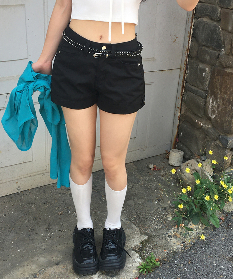 サイドストラップスリムショートパンツ BLACK