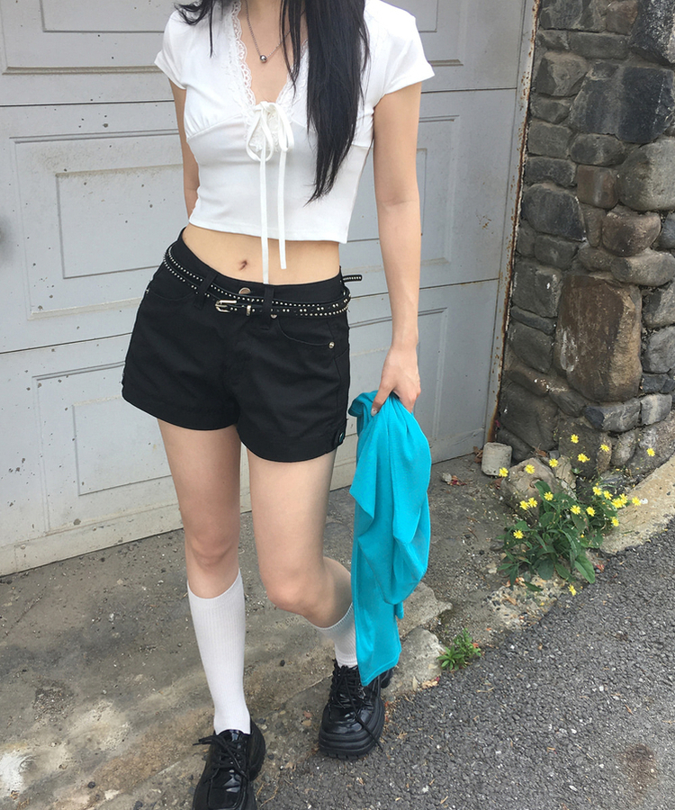 サイドストラップスリムショートパンツ BLACK