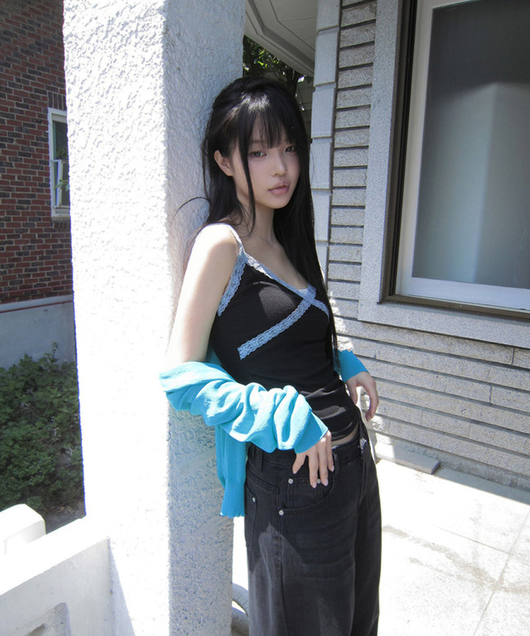 レースVネックキャミソール BLACK