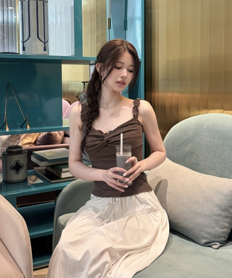 펀칭 레이스 셔링 프릴 나시 브라운