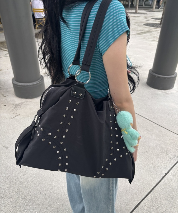 スタッズビッグショルダーバッグ BLACK