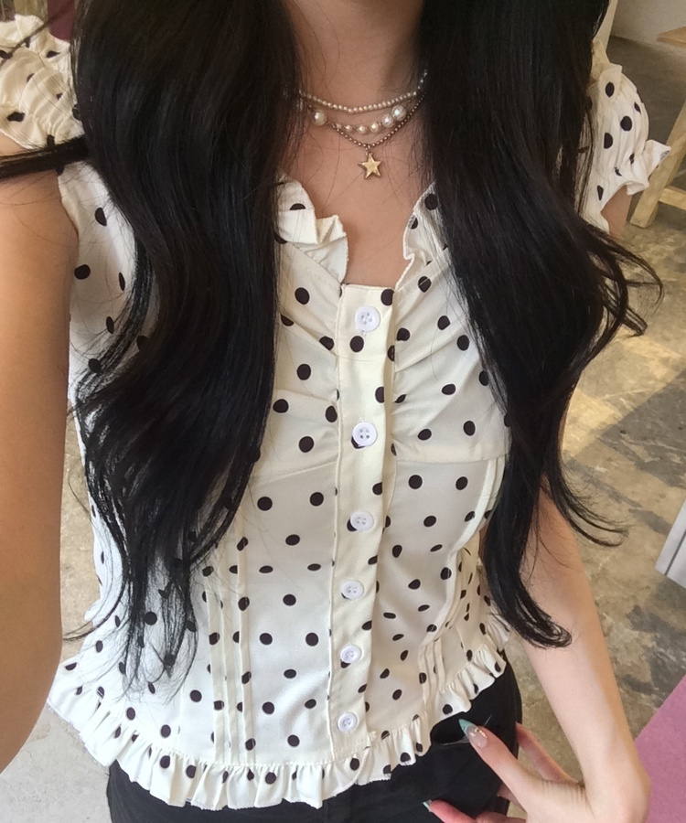도트 셔링 프릴 블라우스 아이보리