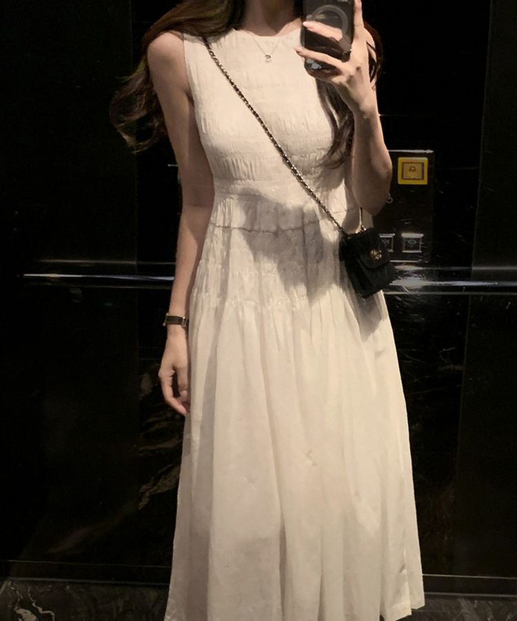 シャーリングノースリーブロングワンピース IVORY