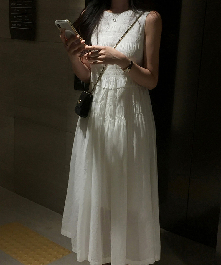 シャーリングノースリーブロングワンピース IVORY
