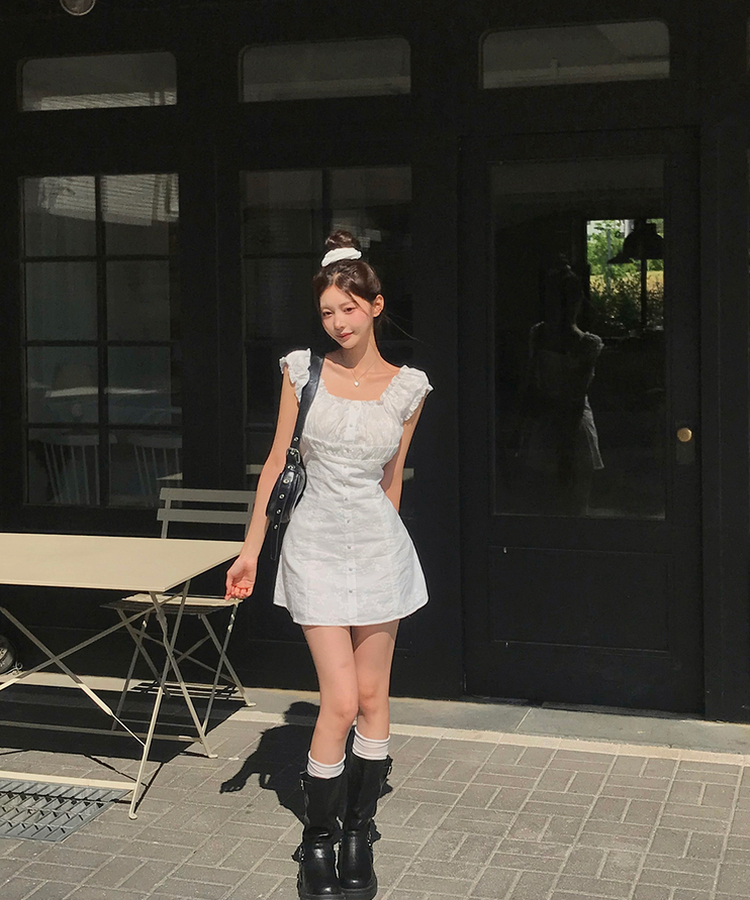 フラワーパンチングオフショルミニワンピース WHITE