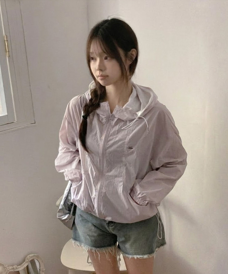 치코 후드 배색 팬던트 바람막이 점퍼 연보라