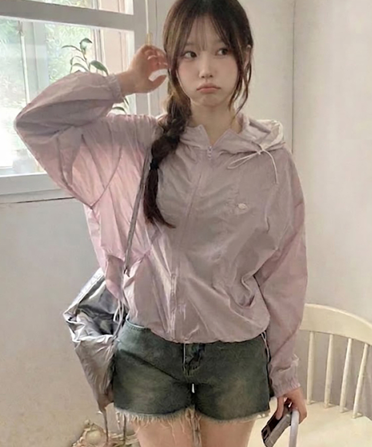치코 후드 배색 팬던트 바람막이 점퍼 연보라