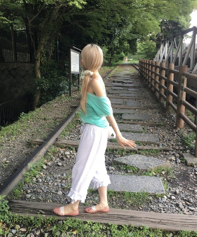 ドットフリルリボン7分丈パンツ IVORY