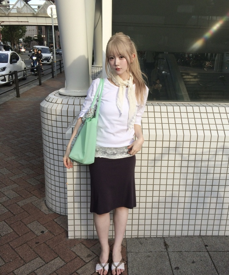 레이스 미디 스커트 차콜