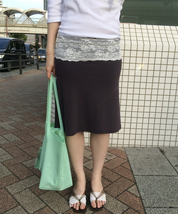레이스 미디 스커트 차콜