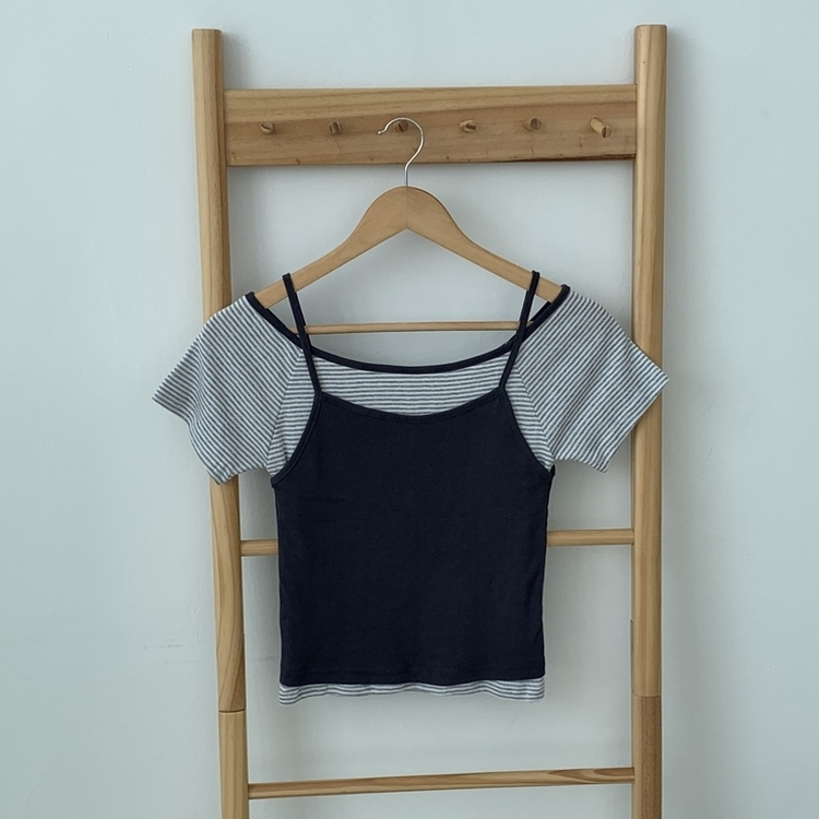 オフショルレイヤードストライプTシャツ