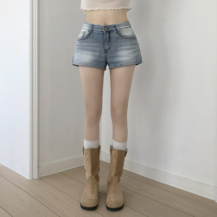ライトブルーローライズデニムショートパンツ LIGHT BLUE