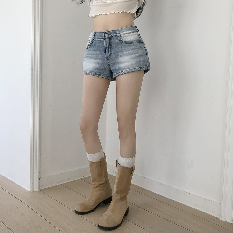 ライトブルーローライズデニムショートパンツ LIGHT BLUE