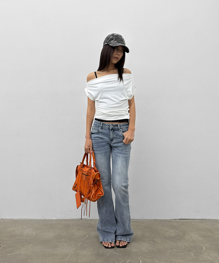 シャーリングオフショルダー半袖Tシャツ IVORY