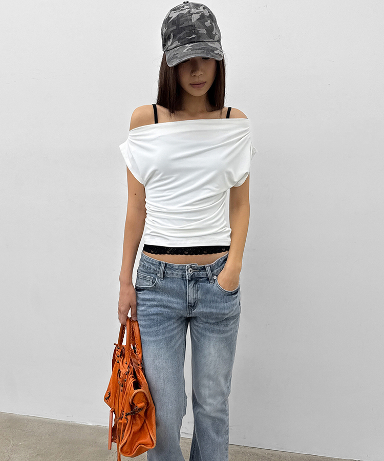 シャーリングオフショルダー半袖Tシャツ IVORY