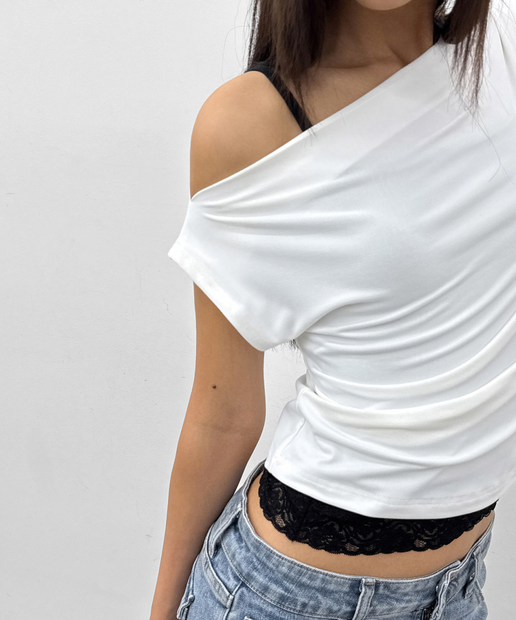 シャーリングオフショルダー半袖Tシャツ IVORY