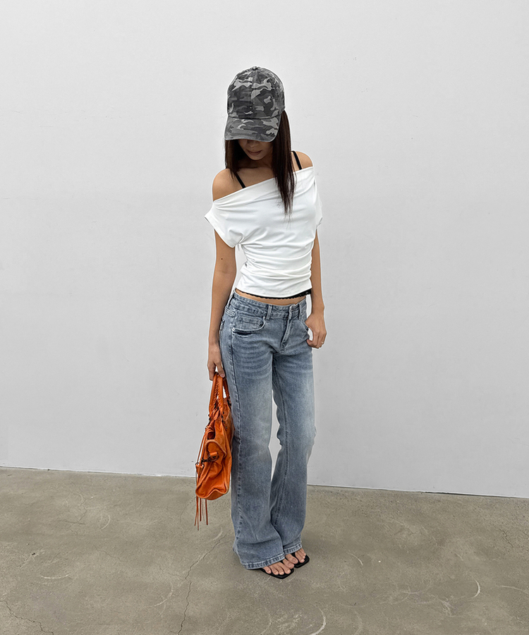 シャーリングオフショルダー半袖Tシャツ IVORY